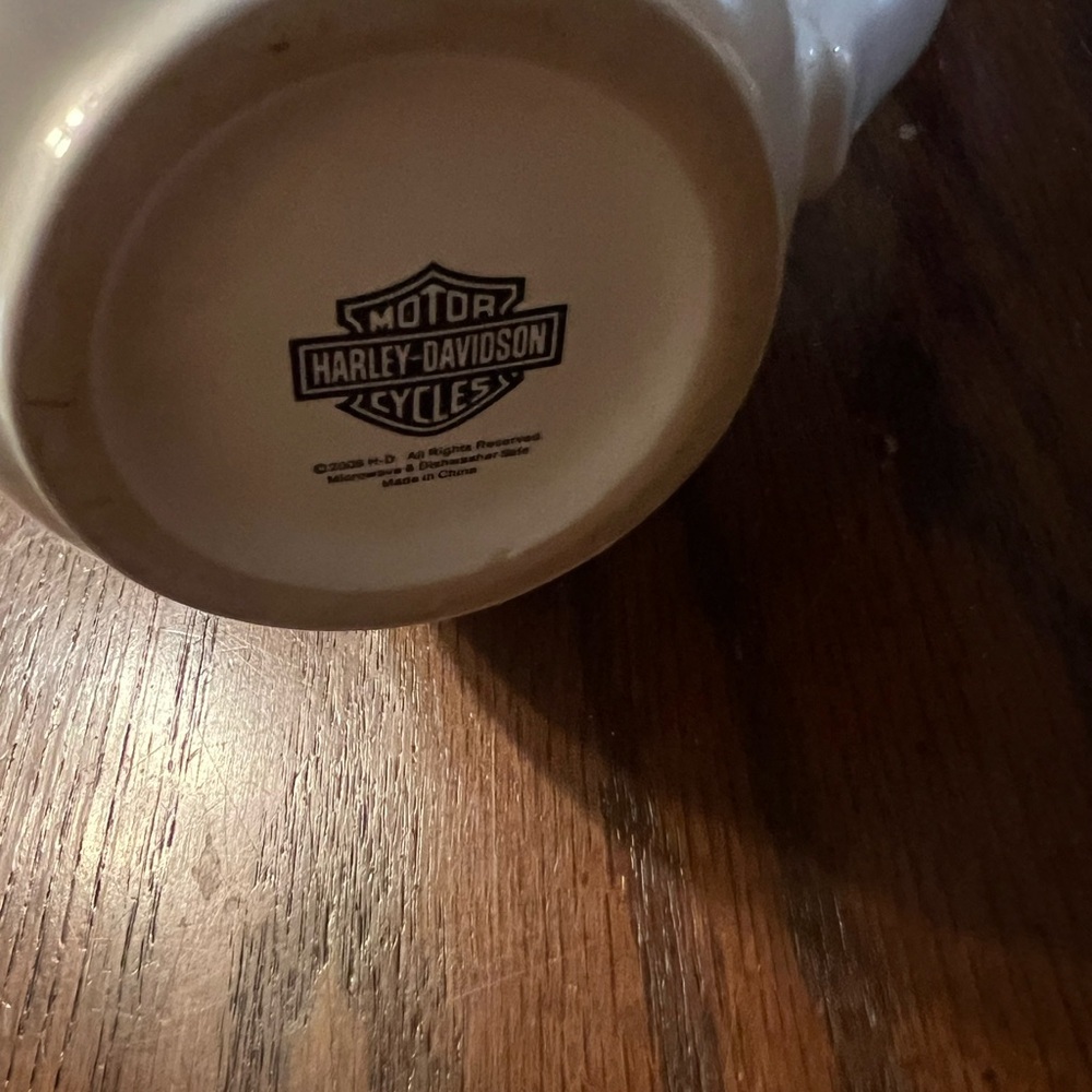 Harley-Davidson White Mugs with Black Logo - Picture 7 of 7